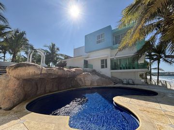 Casa en Frente a playa punta negra en Nayarit/Puerto Vallarta