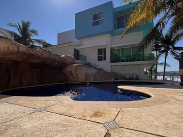 Casa en Frente a playa punta negra en Nayarit/Puerto Vallarta