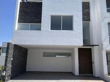 CASA EN VENTA EN ARBORETO RESIDENCIAL