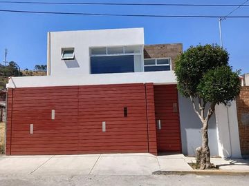 VENTA DE CASA EN LA COLONIA RANCHO LA MORA EN TOLUCA