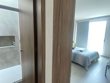CASA SEMINUEVA EN VENTA ZONA RECTA CHOLULA, A SOLO MINUTOS DE UDLAP