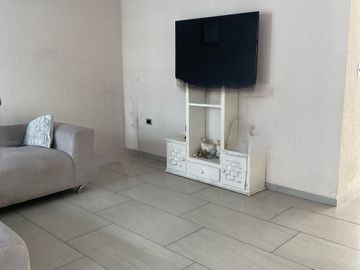 CASA SEMINUEVA EN VENTA ZONA RECTA CHOLULA, A SOLO MINUTOS DE UDLAP