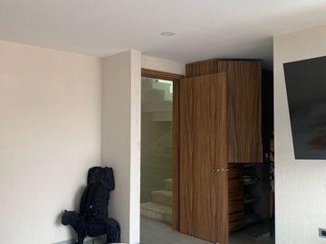 CASA SEMINUEVA EN VENTA ZONA RECTA CHOLULA, A SOLO MINUTOS DE UDLAP