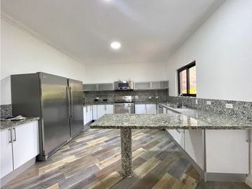 Venta de casa en Clayton, Ph Embassy club