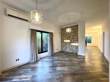 Venta de casa en Clayton, Ph Embassy club