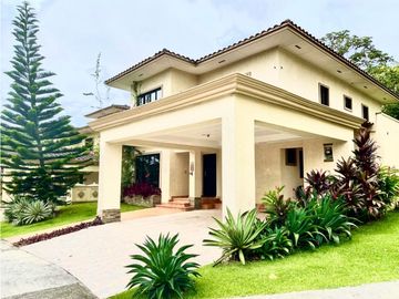 Venta de casa en Clayton, Ph Embassy club