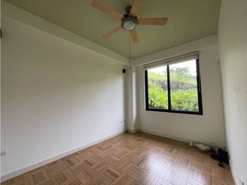 Venta de casa en Clayton, Ph Embassy club