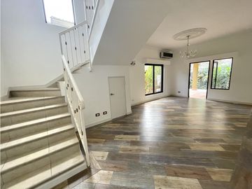 Venta de casa en Clayton, Ph Embassy club