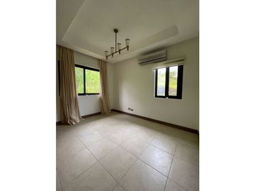 Venta de casa en Clayton, Ph Embassy club