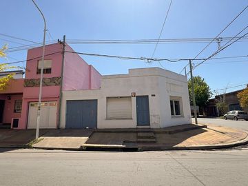 VENTA CASA EN ESQUINA TANDIL
