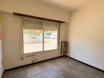 VENTA CASA EN ESQUINA TANDIL