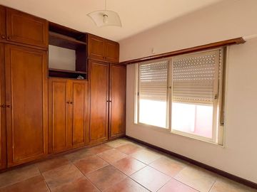 VENTA CASA EN ESQUINA TANDIL