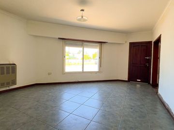 VENTA CASA EN ESQUINA TANDIL