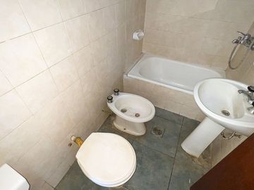 VENTA CASA EN ESQUINA TANDIL