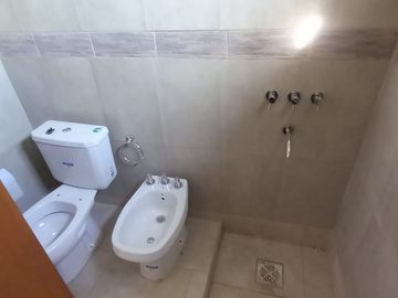 Casa en venta de 3 dormitorios c/ cochera Country el Lagar. Los nogales