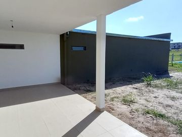 Casa en venta de 3 dormitorios c/ cochera Country el Lagar. Los nogales