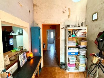 CASA PH PASILLO EN VENTA 2 AMBIENTES CON PATIO
