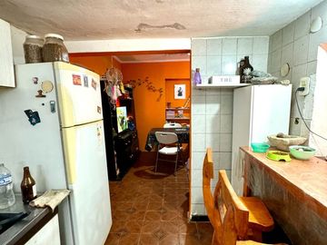 CASA PH PASILLO EN VENTA 2 AMBIENTES CON PATIO