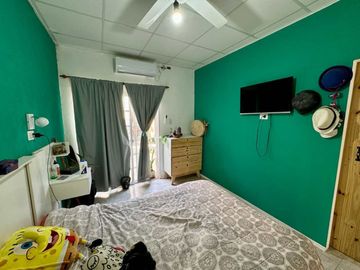 CASA PH PASILLO EN VENTA 2 AMBIENTES CON PATIO