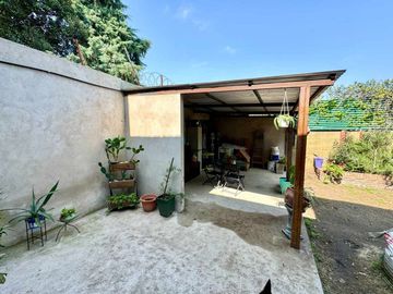 CASA PH PASILLO EN VENTA 2 AMBIENTES CON PATIO