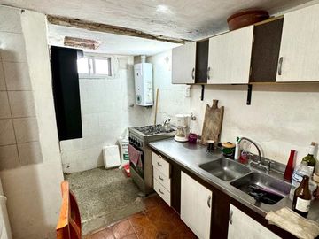 CASA PH PASILLO EN VENTA 2 AMBIENTES CON PATIO