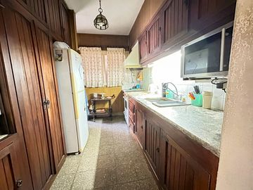 CASA VENTA 4 AMBIENTES CASTELAR LOTE PROPIO