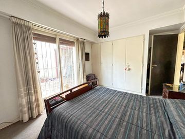 CASA VENTA 4 AMBIENTES CASTELAR LOTE PROPIO