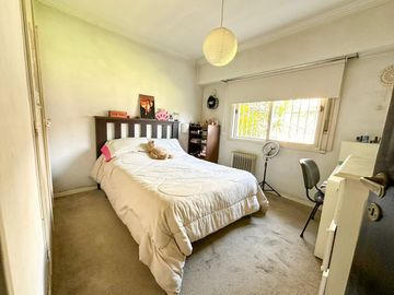 CASA VENTA 4 AMBIENTES CASTELAR LOTE PROPIO