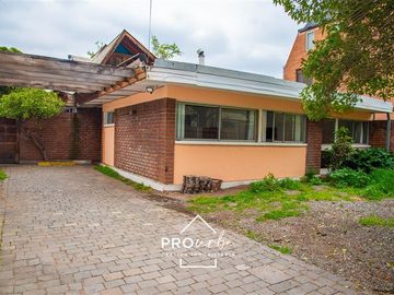 Casa en Venta en Manquehue Sur / Hernando de Magallanes