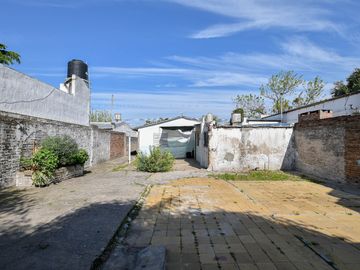 Casa VENTA en La Plata 2 dormitorios LOTE 10X40