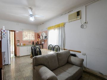 Casa VENTA en La Plata 2 dormitorios LOTE 10X40