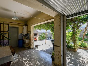 Casa VENTA en La Plata 2 dormitorios LOTE 10X40
