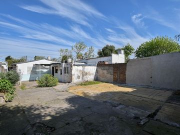 Casa VENTA en La Plata 2 dormitorios LOTE 10X40