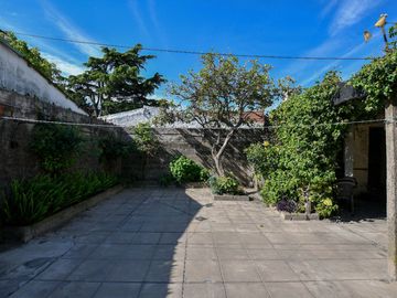 Casa VENTA en La Plata 2 dormitorios LOTE 10X40