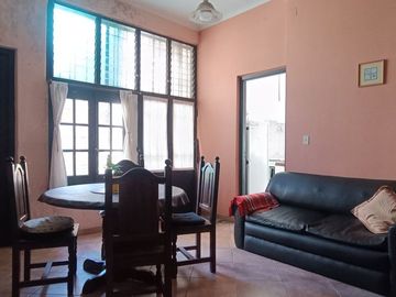 VENTA PH TIPO CASA 5 AMB CASEROS CENTRO PERMUTA