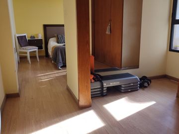 LUJUSO DEPARTAMENTO A DOS CUADRAS DE LA PLAZA