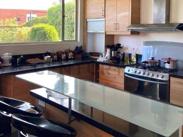 VENTA Casa Moderna y Aterrazada en Altos del Valle