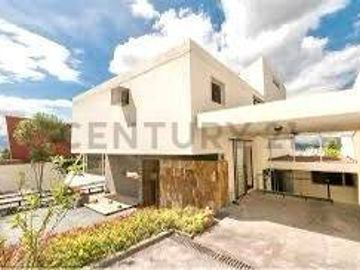 VENTA Casa Moderna y Aterrazada en Altos del Valle