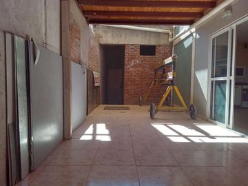 VENTA DUPLEX 3 DORM + TALLER/DEPOSITO B LA DOLFINA