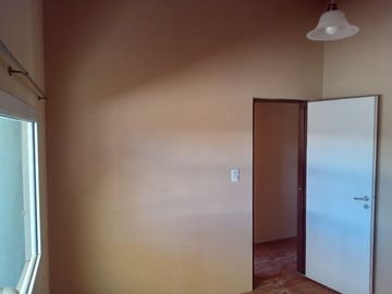 VENTA DUPLEX 3 DORM + TALLER/DEPOSITO B LA DOLFINA