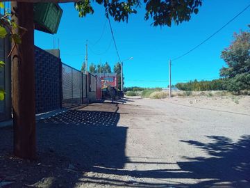 VENTA DUPLEX 3 DORM + TALLER/DEPOSITO B LA DOLFINA
