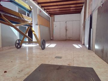 VENTA DUPLEX 3 DORM + TALLER/DEPOSITO B LA DOLFINA