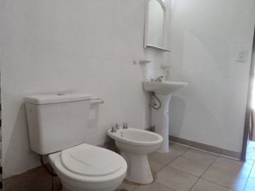 VENTA DUPLEX 3 DORM + TALLER/DEPOSITO B LA DOLFINA