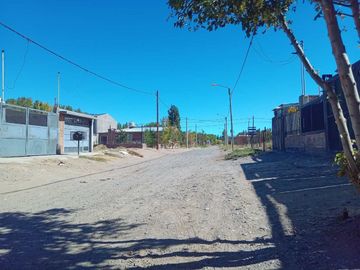 VENTA DUPLEX 3 DORM + TALLER/DEPOSITO B LA DOLFINA