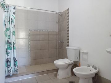 VENTA DUPLEX 3 DORM + TALLER/DEPOSITO B LA DOLFINA