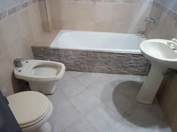 Departamento en venta - 2 Dormitorios 1 Baño - Cochera - 56Mts2 - San Miguel