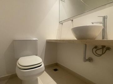 Excelente 2 ambientes en Venta con toilette y cochera en Quartier del Polo - Las Cañitas.