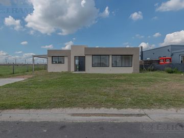 OPORTUNIDAD VENTA CASA San Sebastián A8 MB