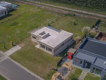 OPORTUNIDAD VENTA CASA San Sebastián A8 MB