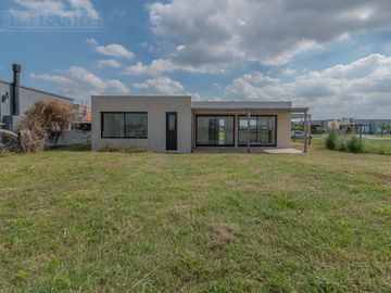 OPORTUNIDAD VENTA CASA San Sebastián A8 MB